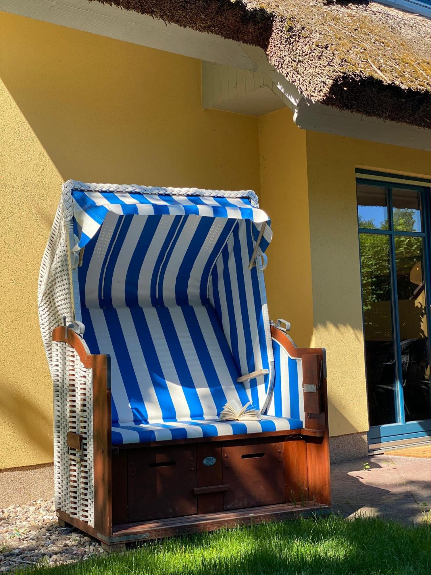 Familienfreundliches Reetdachhaus Weissdorn 2 Villa Puddemin Exterior foto
