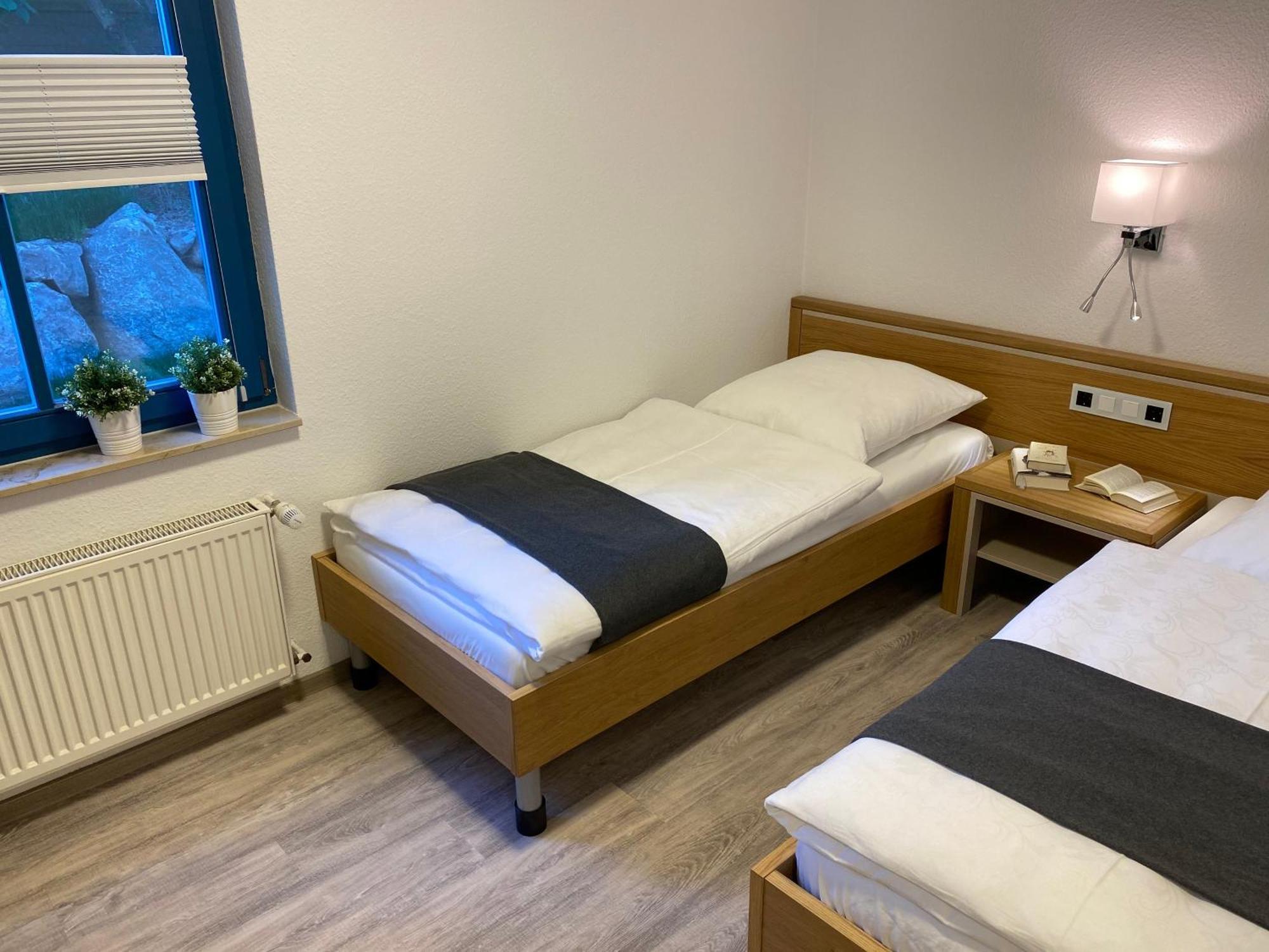 Familienfreundliches Reetdachhaus Weissdorn 2 Villa Puddemin Exterior foto